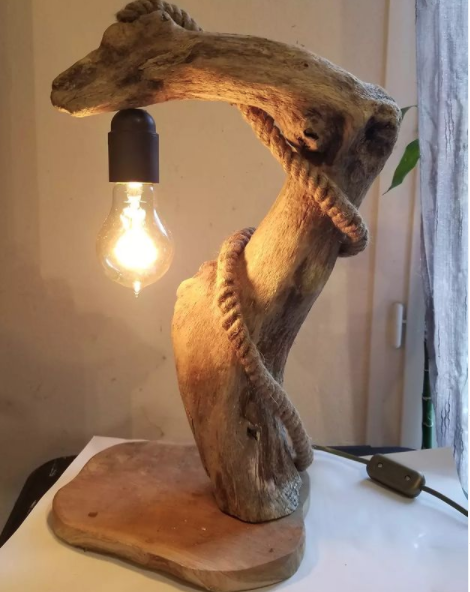 lampe en bois flotté